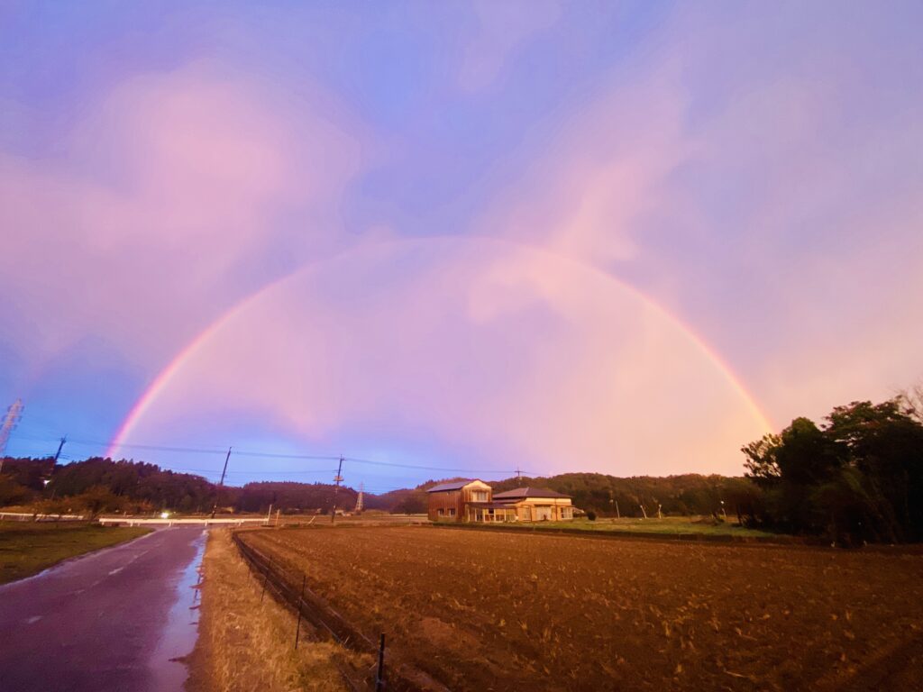 半円形の虹